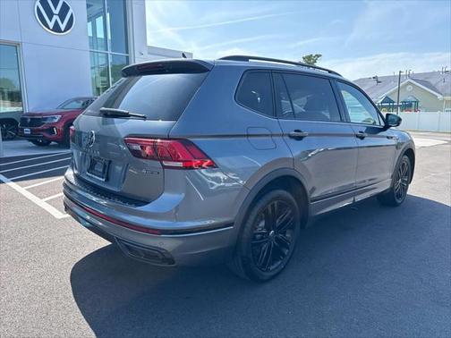 2022 Volkswagen Tiguan 2.0T SE R-Line Black 4MOTION