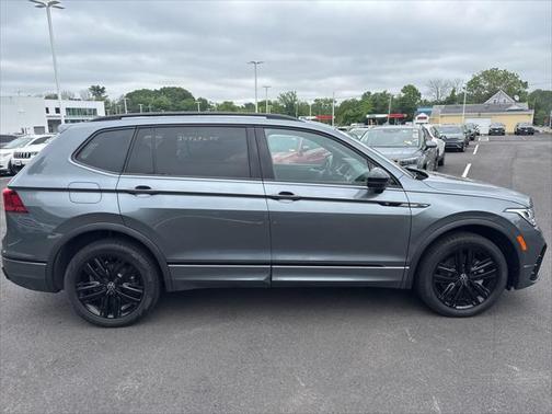 2022 Volkswagen Tiguan 2.0T SE R-Line Black 4MOTION