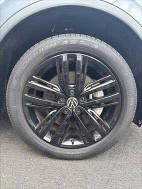 2022 Volkswagen Tiguan 2.0T SE R-Line Black 4MOTION