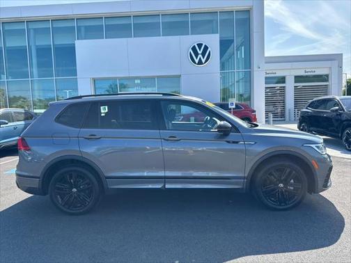 2022 Volkswagen Tiguan 2.0T SE R-Line Black 4MOTION