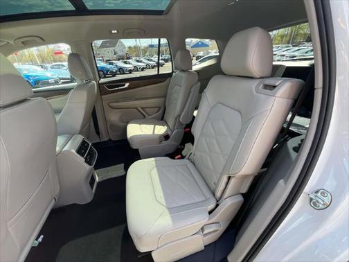 2025 Volkswagen Atlas 2.0T SE w/Technology 4MOTION