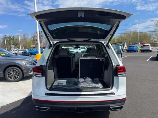 2025 Volkswagen Atlas 2.0T SE w/Technology 4MOTION