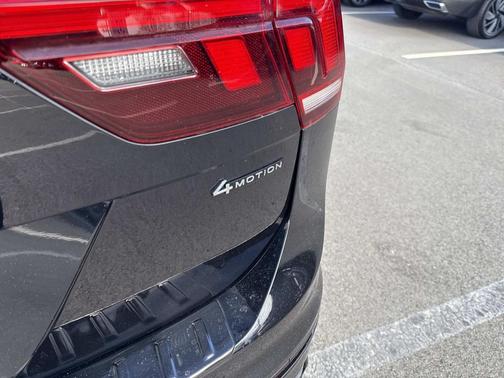 2022 Volkswagen Tiguan 2.0T SE R-Line Black 4MOTION