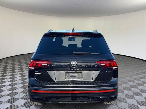 2022 Volkswagen Tiguan 2.0T SE R-Line Black 4MOTION