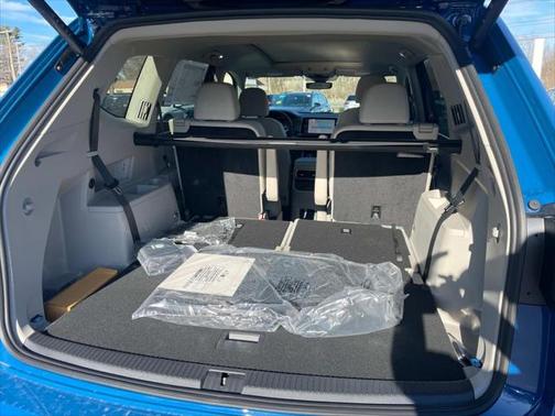 2025 Volkswagen Atlas 2.0T SE w/Technology 4MOTION