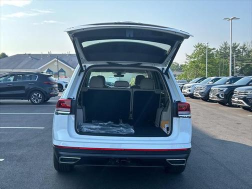 2025 Volkswagen Atlas 2.0T SE w/Technology 4MOTION