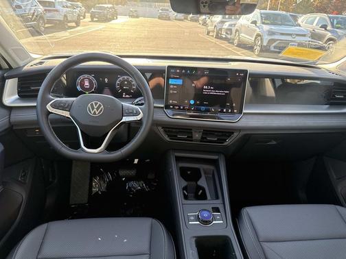 2025 Volkswagen Tiguan 2.0T SE 4MOTION