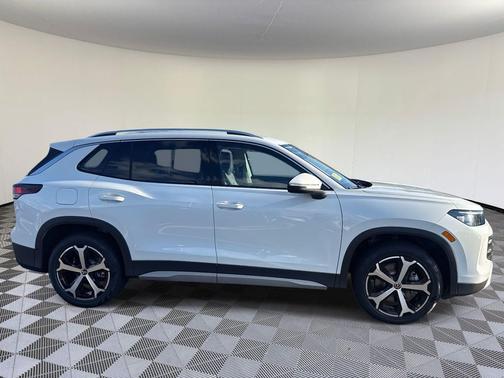 2025 Volkswagen Tiguan 2.0T SE 4MOTION