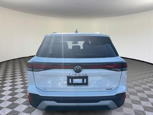2025 Volkswagen Tiguan 2.0T SE 4MOTION