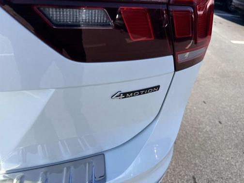 2022 Volkswagen Tiguan 2.0T SEL R-Line 4MOTION