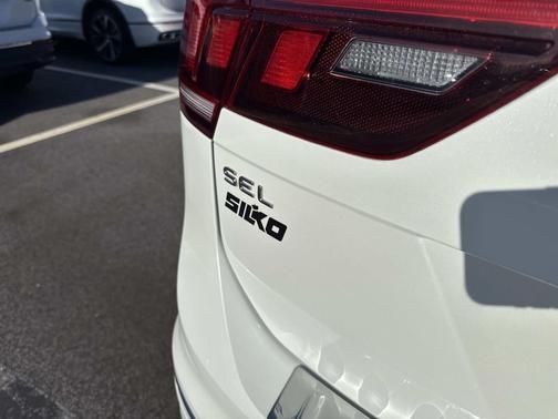 2022 Volkswagen Tiguan 2.0T SEL R-Line 4MOTION