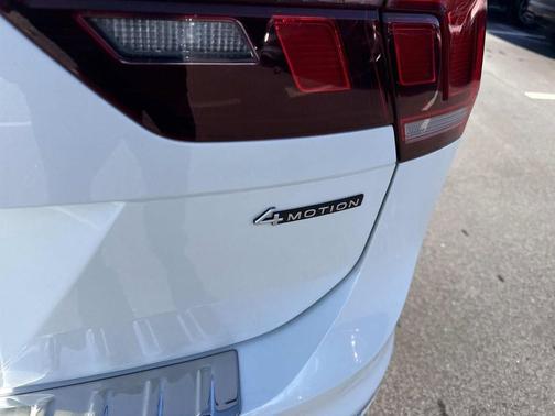 2022 Volkswagen Tiguan 2.0T SEL R-Line 4MOTION