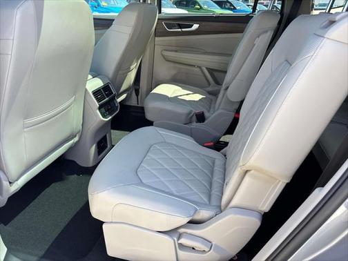 2025 Volkswagen Atlas 2.0T SEL Premium R-Line 4MOTION