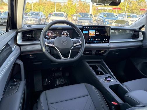 2025 Volkswagen Tiguan 2.0T SE 4MOTION