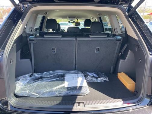 2025 Volkswagen Atlas 2.0T SE w/Technology 4MOTION