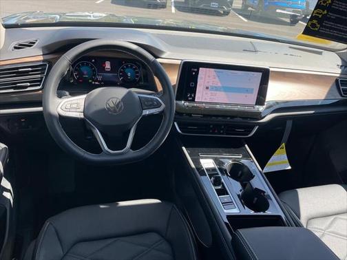 2025 Volkswagen Atlas 2.0T SE w/Technology 4MOTION