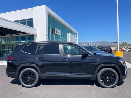 2025 Volkswagen Atlas 2.0T SE w/Technology 4MOTION
