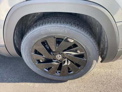 2025 Volkswagen Atlas 2.0T SE w/Technology 4MOTION