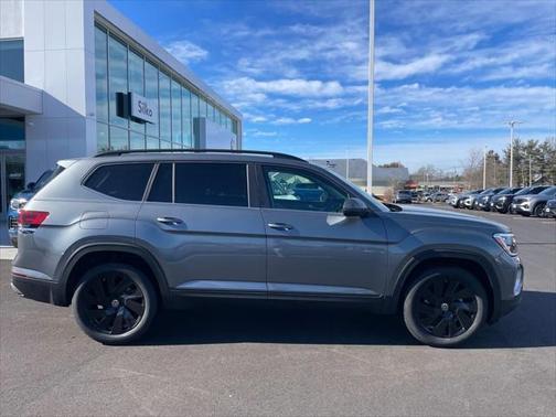 2025 Volkswagen Atlas 2.0T SE w/Technology 4MOTION