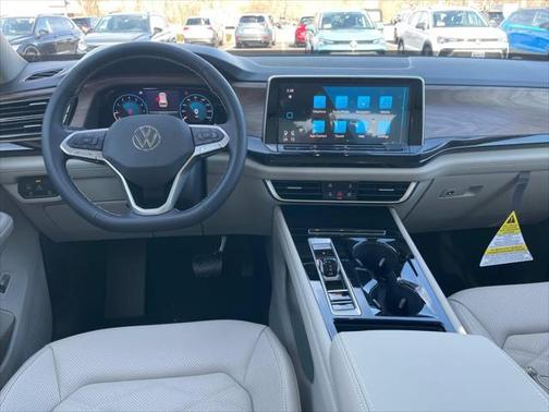2025 Volkswagen Atlas 2.0T SE w/Technology 4MOTION
