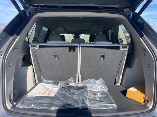 2025 Volkswagen Atlas 2.0T SE w/Technology 4MOTION