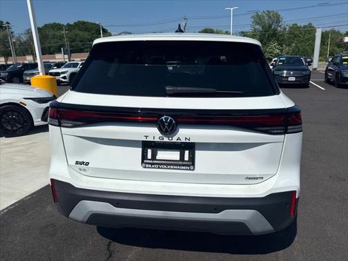 2025 Volkswagen Tiguan 2.0T SE 4MOTION