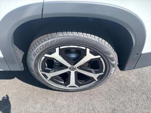 2025 Volkswagen Tiguan 2.0T SE 4MOTION