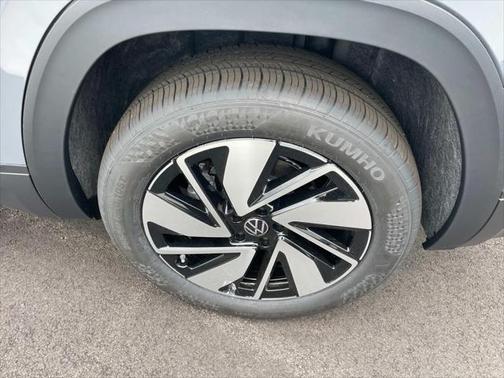 2025 Volkswagen Atlas 2.0T SE w/Technology 4MOTION