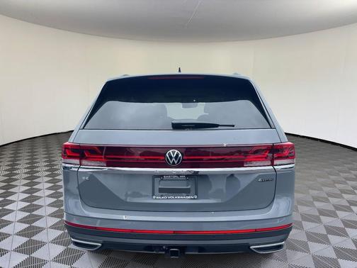 2025 Volkswagen Atlas 2.0T SE w/Technology 4MOTION