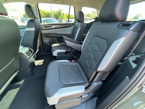 2025 Volkswagen Atlas 2.0T Peak Edition