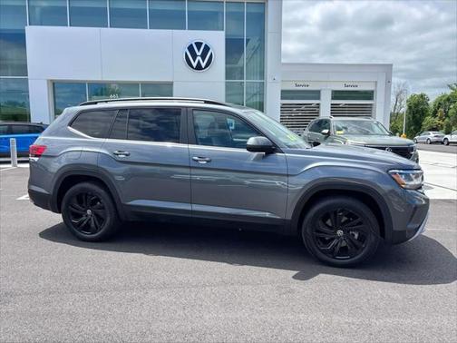 2022 Volkswagen Atlas 3.6L SE w/Technology