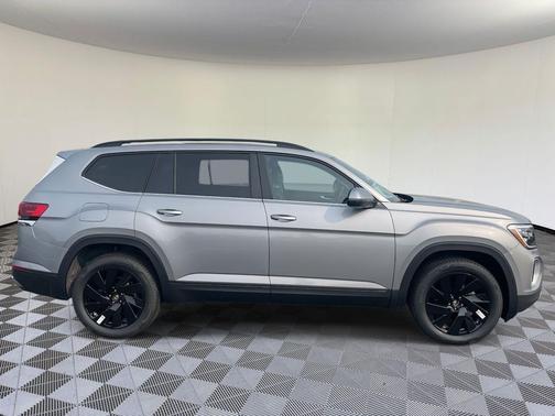 2025 Volkswagen Atlas 2.0T SE w/Technology 4MOTION