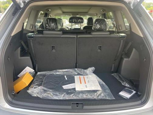 2025 Volkswagen Atlas 2.0T SE w/Technology 4MOTION