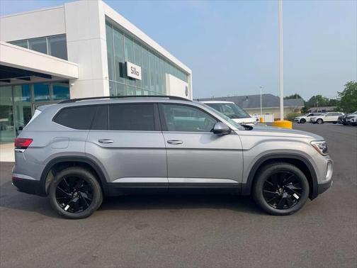 2025 Volkswagen Atlas 2.0T SE w/Technology 4MOTION