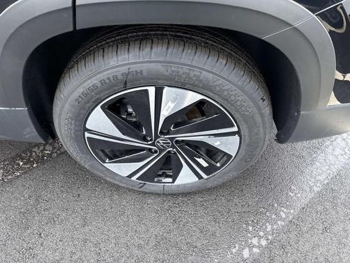 2026 Volkswagen Taos SE