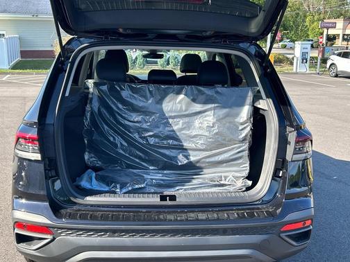 2025 Volkswagen Taos 1.5T SE Black