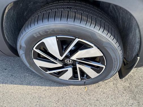 2026 Volkswagen Atlas 2.0T SE w/Technology 4MOTION