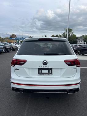 2022 Volkswagen Tiguan 2.0T SE R-Line Black 4MOTION
