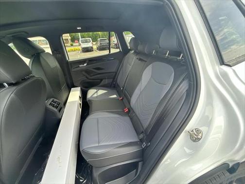 2025 Volkswagen Tiguan 2.0T SE R-Line Black 4MOTION