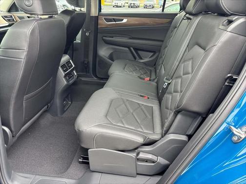 2025 Volkswagen Atlas 2.0T SE