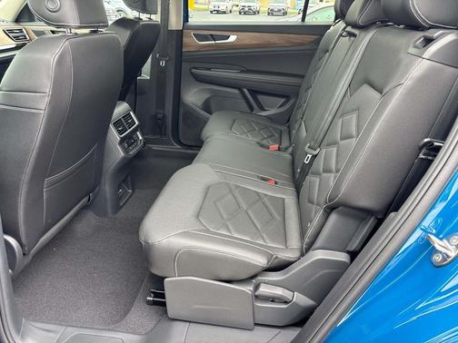 2025 Volkswagen Atlas 2.0T SE
