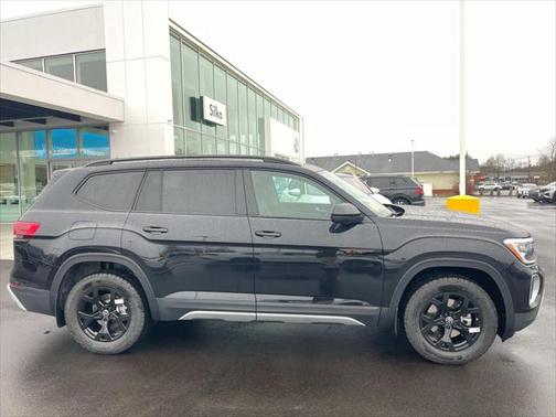 2025 Volkswagen Atlas 2.0T Peak Edition