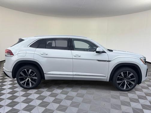 2026 Volkswagen Atlas Cross Sport 2.0T SEL Premium
