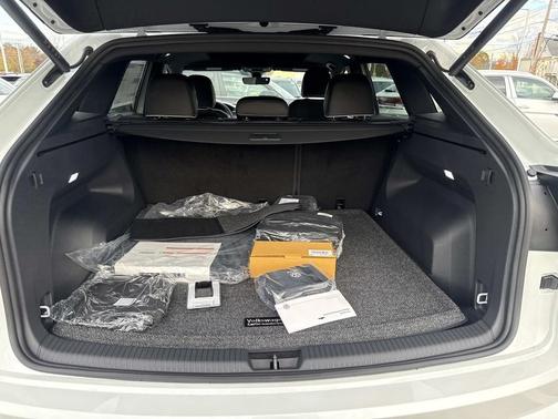 2026 Volkswagen Atlas Cross Sport 2.0T SEL Premium