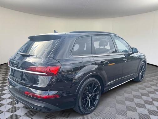 2021 Audi Q7 55 Prestige