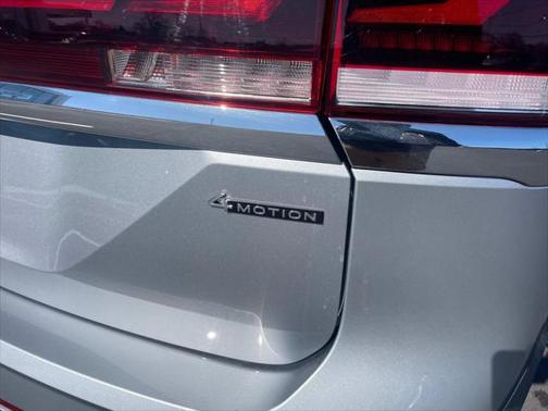 2024 Volkswagen Atlas 2.0T SEL Premium R-Line 4MOTION