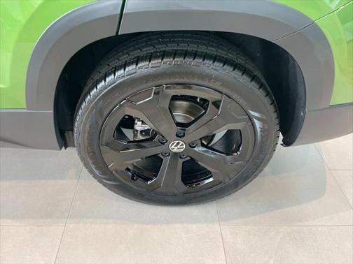 2025 Volkswagen Taos 1.5T SE Black