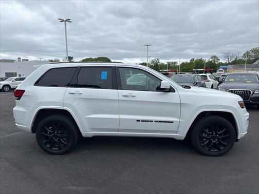2022 Jeep Grand Cherokee Laredo