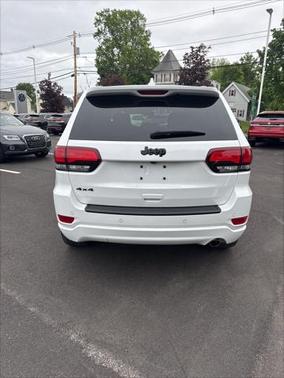 2022 Jeep Grand Cherokee Laredo