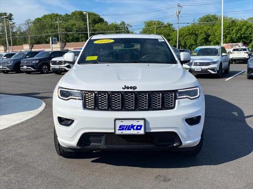 2022 Jeep Grand Cherokee Laredo